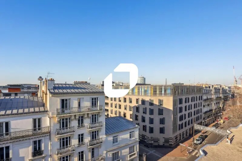 31-33 Rue Ernest Renan, Issy-les-Moulineaux to rent - Building Photo - Image 2 of 11