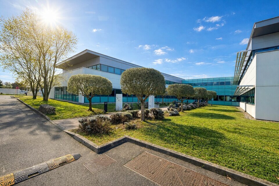 Office in Labège to rent Building Photo- Image 1 of 12