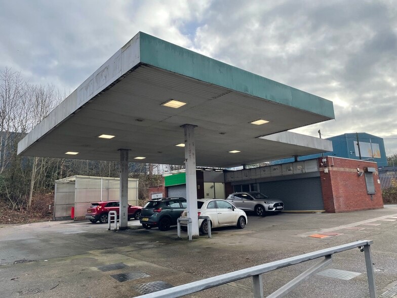 230 Dudley Rd, Halesowen to rent - Building Photo - Image 1 of 1