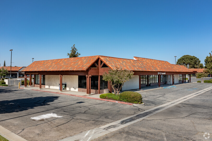 1915-1989 W Avenue L, Lancaster, CA for rent - Building Photo - Image 1 of 40