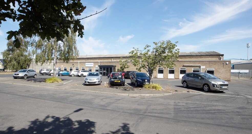 26 Rollesby Rd, Kings Lynn for sale - Building Photo - Image 2 of 5