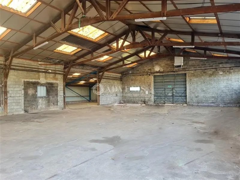 Vente Local d'activités 1 000 m² - Photo 1