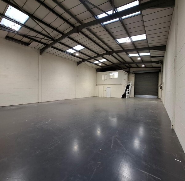 Pearce Way, Gloucester to rent - Interior Photo - Image 3 of 6
