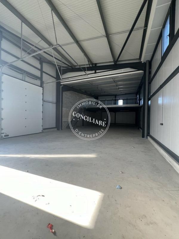 Industrial in Deyme for sale Interior Photo- Image 1 of 6