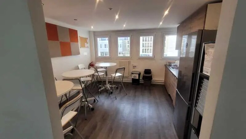 Office in Issy-les-Moulineaux to rent - Interior Photo - Image 2 of 12