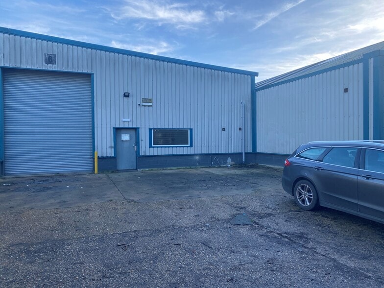 Eringhausen Way, Haverhill to rent - Building Photo - Image 1 of 6