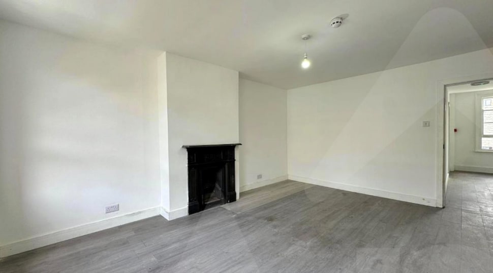 23 London Rd, Twickenham to rent Interior Photo- Image 1 of 3