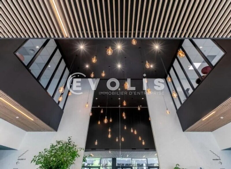 Office in Mérignac to rent - Lobby - Image 1 of 1