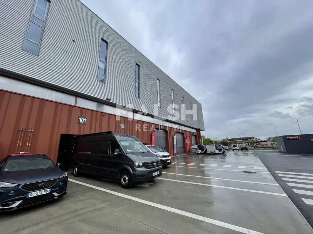 Light Industrial in Lyon to rent Building Photo- Image 1 of 10