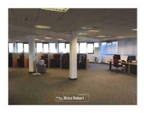 Office in Écully to rent Interior Photo- Image 1 of 3