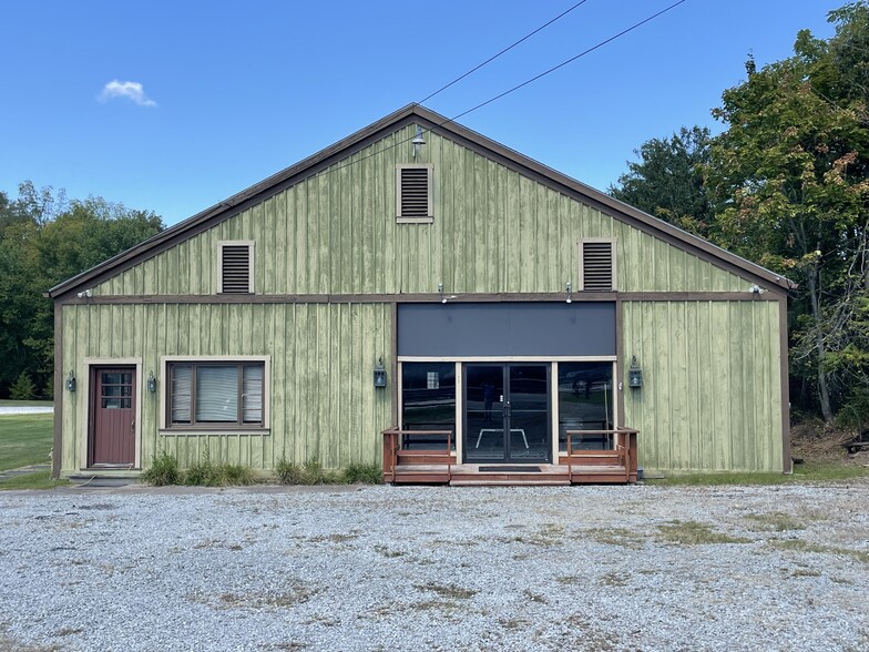 611 New Alexandria Rd, Greensburg, PA for sale - Building Photo - Image 1 of 1