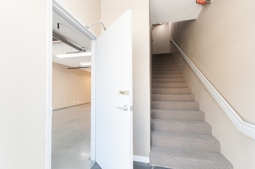 12520 Horseshoe Way, Richmond, BC to rent - Other - Image 2 of 44