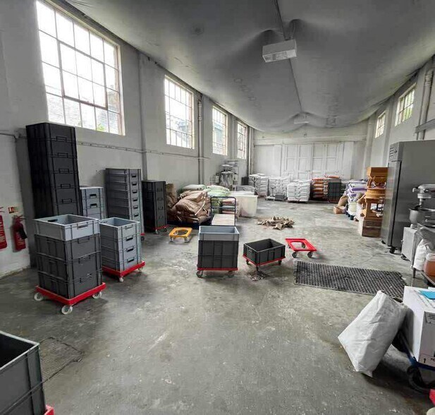 5 Devon Pl, Edinburgh to rent - Building Photo - Image 3 of 3