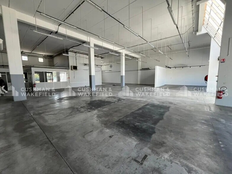 1645 Route De La Légion, Aubagne to rent - Interior Photo - Image 3 of 9