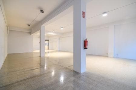 Manresa, BAR 08242 - Unit - -  - Interior Photo - Image 1 of 7