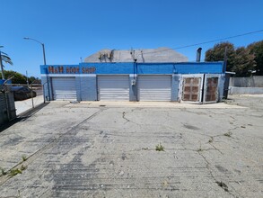 711-713 Torrance Blvd, Redondo Beach, CA for rent Building Photo- Image 2 of 8