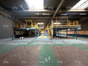 Light Industrial in Vitrolles to rent Building Photo- Image 2 of 4