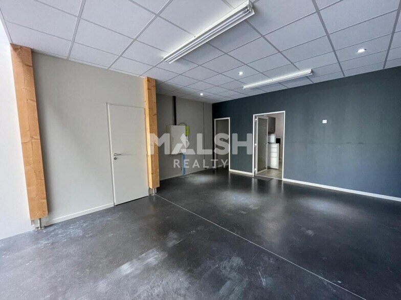 4 Rue Du Carreau, Corbas to rent - Interior Photo - Image 3 of 6