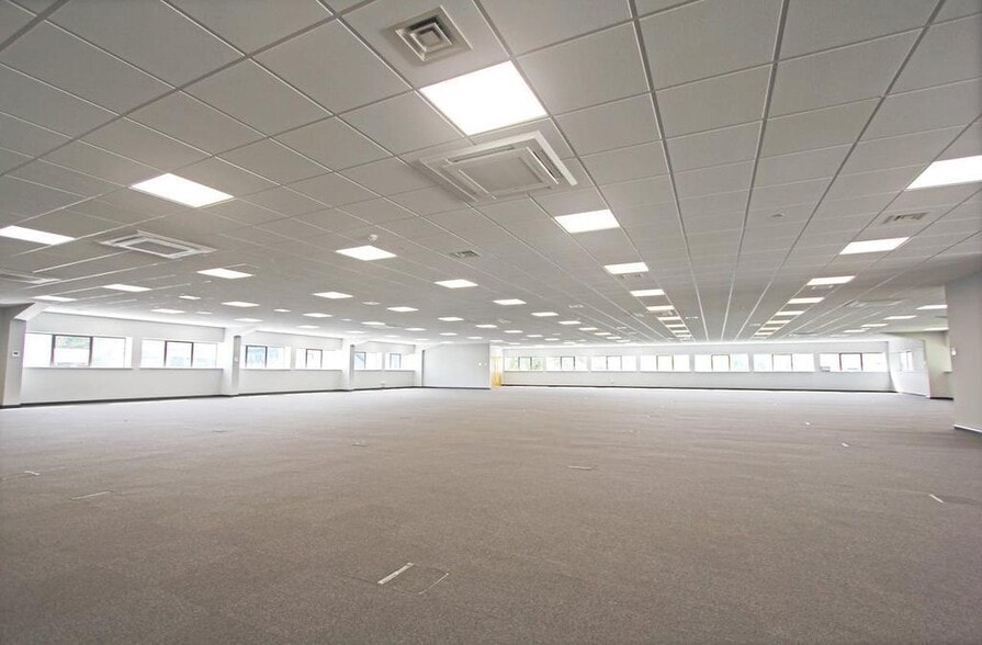 Electron Way, Eastleigh to rent - Building Photo - Image 3 of 12