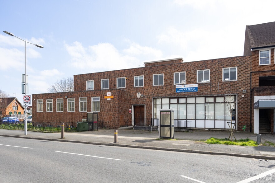 14-16 Elm Rd, Chessington to rent - Building Photo - Image 2 of 6
