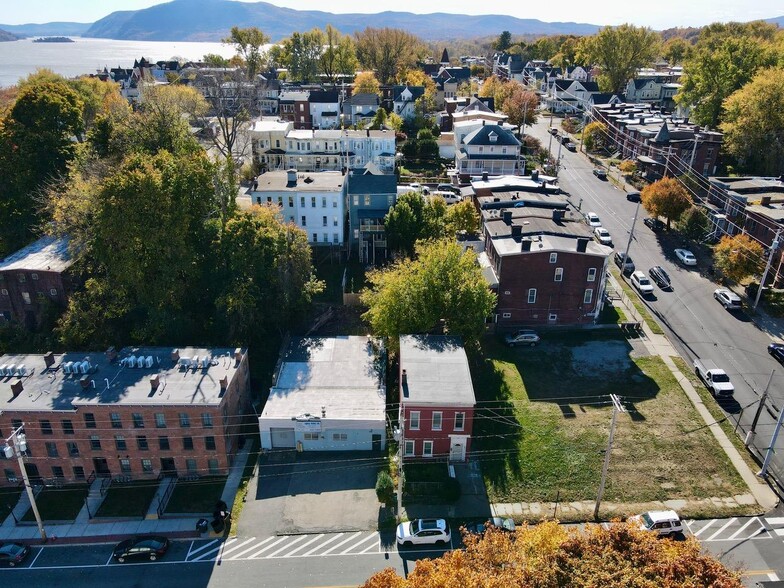 77 Renwick St, Newburgh, NY for sale - Primary Photo - Image 1 of 23