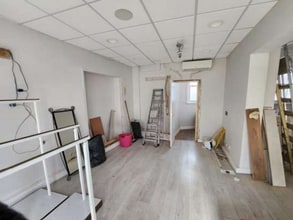 5-7 South St, Epsom to rent Interior Photo- Image 1 of 3