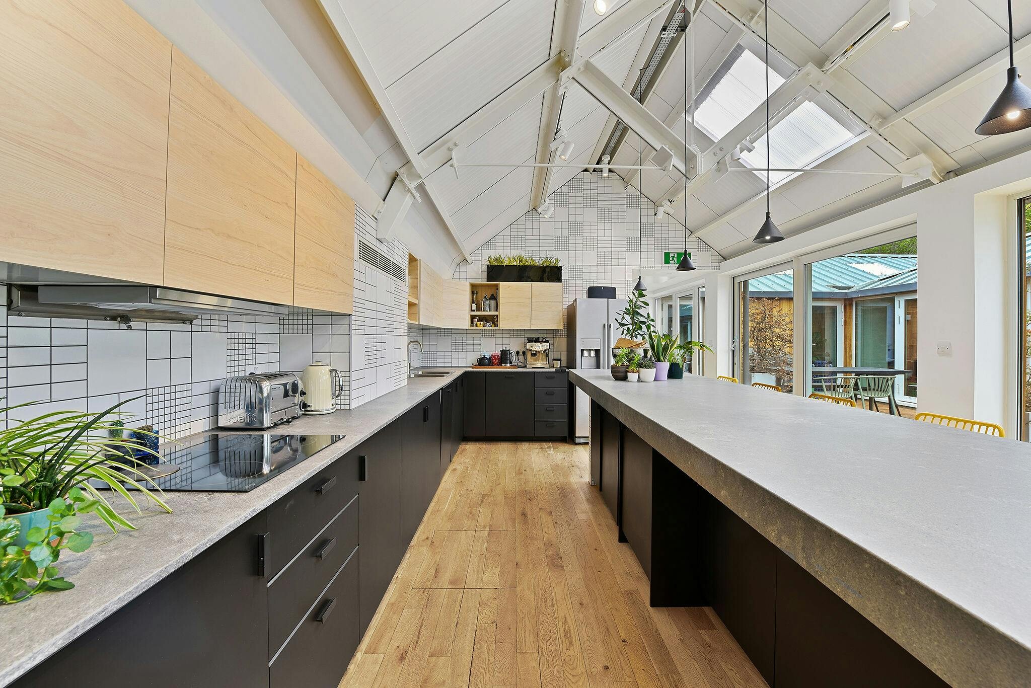 Arnold Cir, London to rent Interior Photo- Image 1 of 9