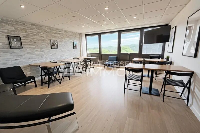 Office in Boissy-Saint-Léger to rent - Interior Photo - Image 3 of 9