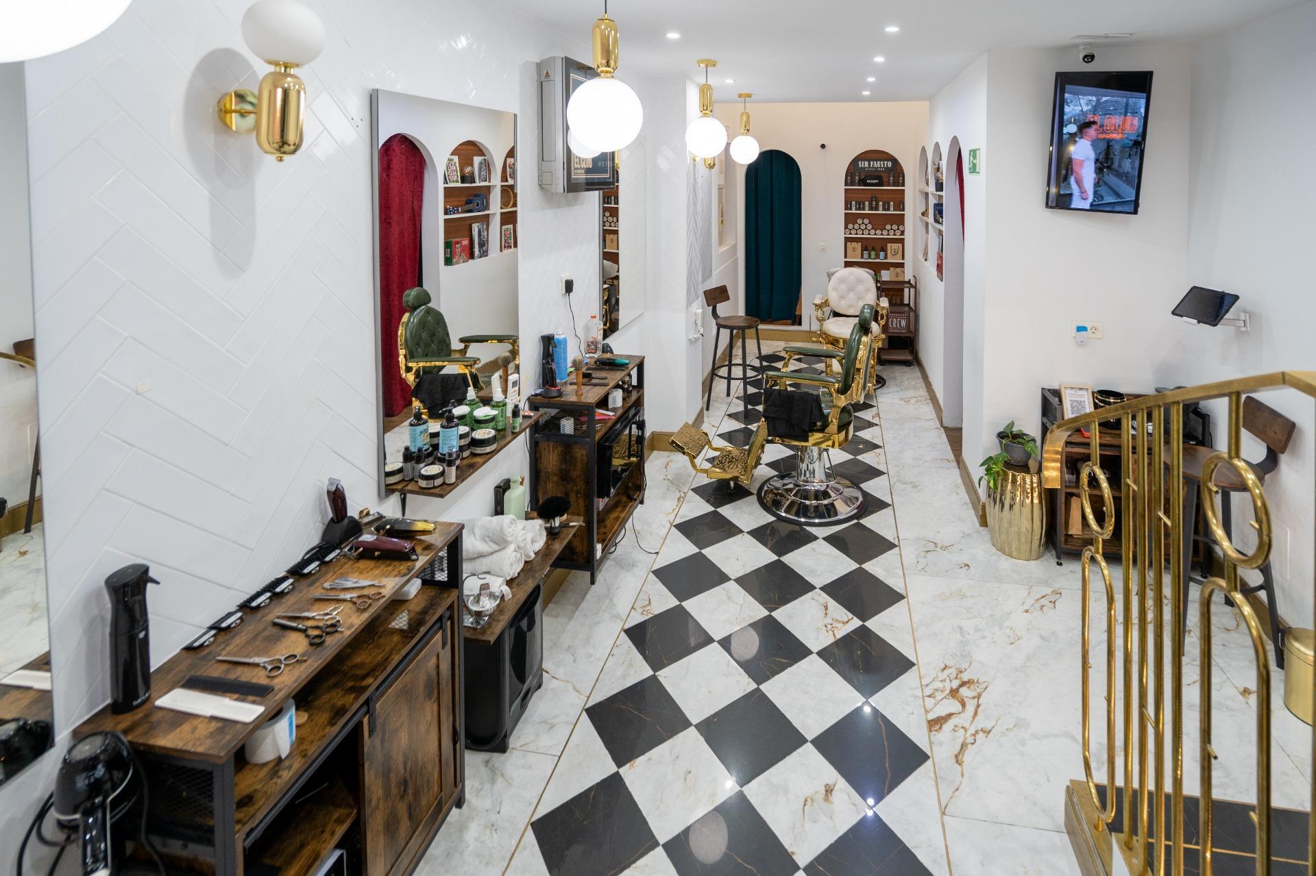 Retail in Madrid, Madrid to rent Interior Photo- Image 1 of 4