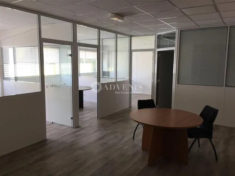 Location Bureaux 120 m² - Photo 1