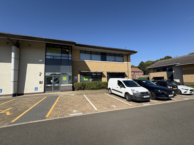 Conqueror Ct, Sittingbourne to rent - Building Photo - Image 1 of 5