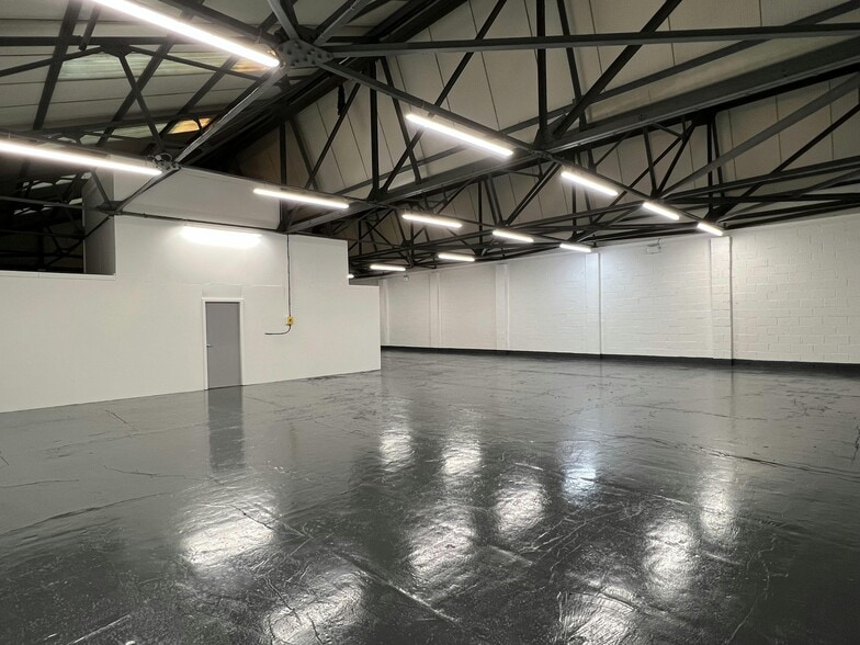 Wilson Pl, East Kilbride to rent - Building Photo - Image 2 of 7