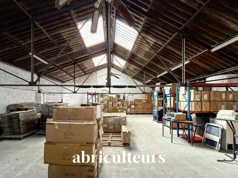 Rue Du Liège, Le Muy for sale - Building Photo - Image 2 of 18