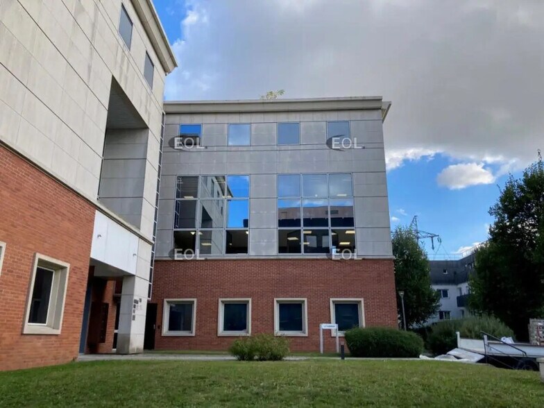 Office in Chevilly-Larue to rent - Building Photo - Image 2 of 4