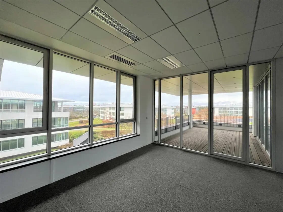 2 Rue René Caudron, Voisins-le-Bretonneux to rent Interior Photo- Image 1 of 5