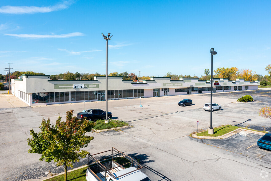 2865-2999 Bay Rd, Saginaw, MI for rent - Building Photo - Image 1 of 5