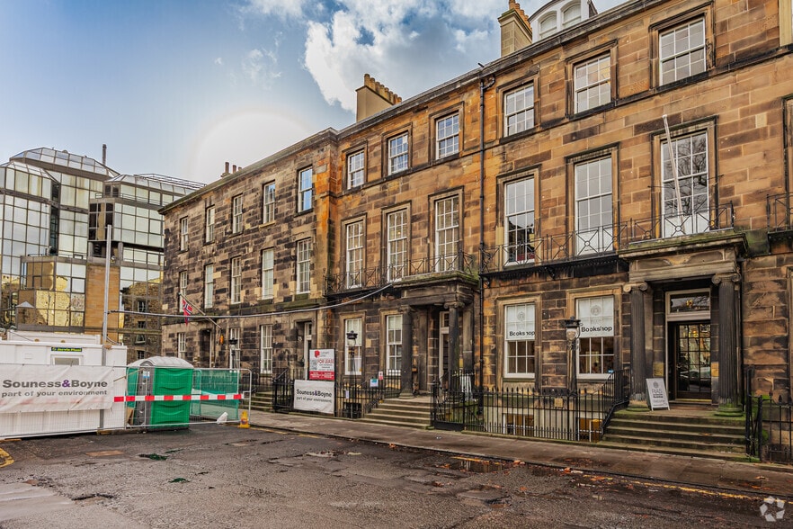 14 Rutland Sq, Edinburgh to rent - Building Photo - Image 2 of 2