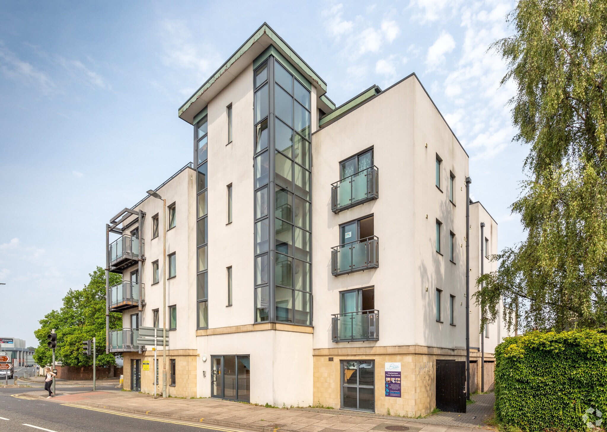 Warwick Pl, Cheltenham for sale Primary Photo- Image 1 of 1