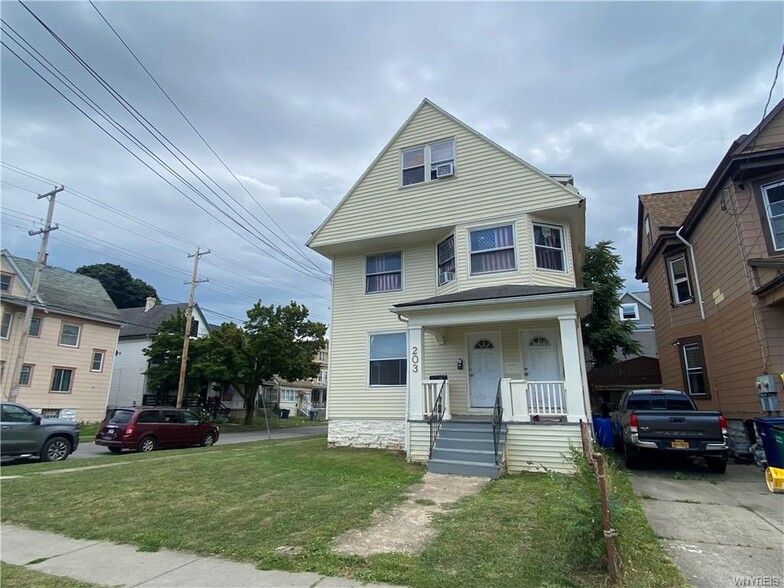 203 Auburn Ave, Buffalo, NY for sale - Building Photo - Image 1 of 1