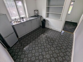 454 Gower Rd, Swansea to rent Interior Photo- Image 2 of 6