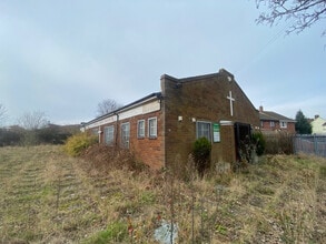 4 School Walk, Bilston to rent Building Photo- Image 1 of 4