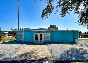 5804 54th Ave N, Kenneth City, FL for rent Building Photo- Image 1 of 25