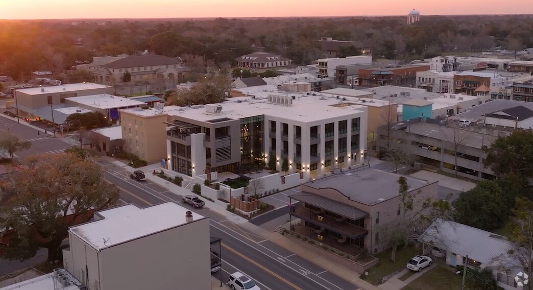 314 Magnolia Ave, Fairhope, AL to rent Building Photo- Image 1 of 13