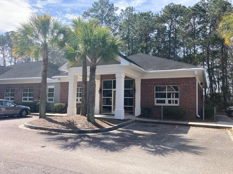 3040 N Highway 17, Mount Pleasant, SC for rent - Building Photo - Image 1 of 11