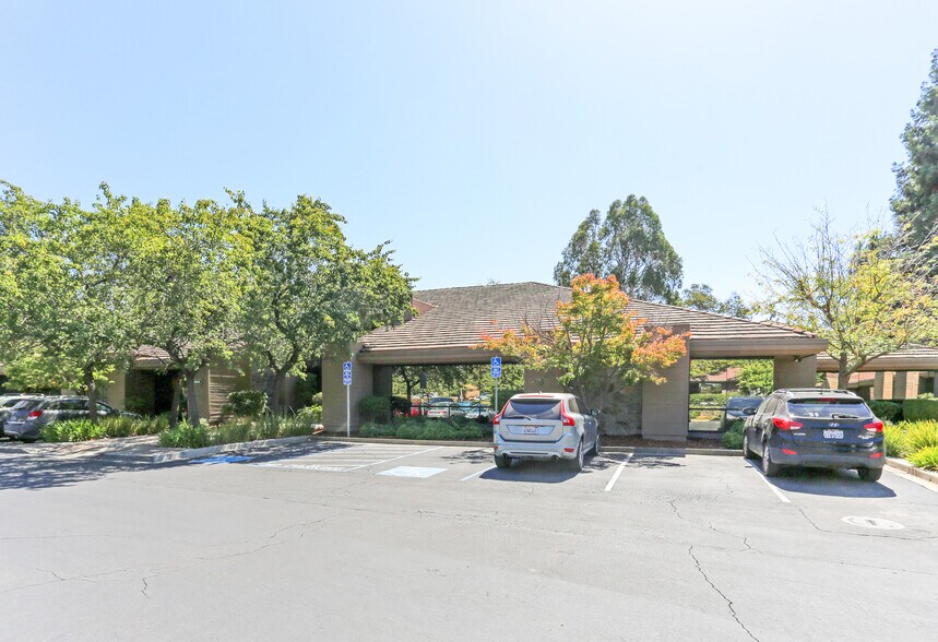 3860 Blackhawk Rd, Danville 94506 UK