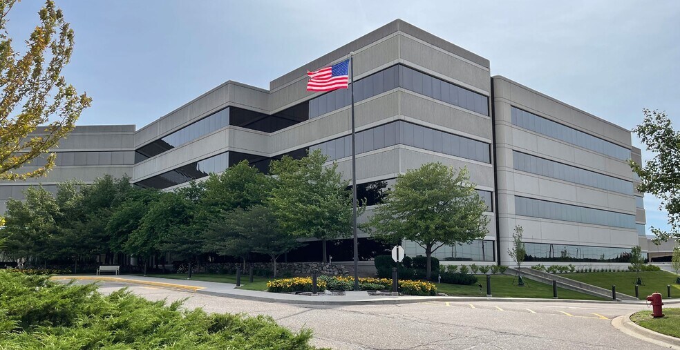 39200 6 Mile Rd, Livonia, MI 48152 Office for Lease UK
