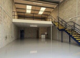 Glenmore Business Park, Chichester to rent Interior Photo- Image 1 of 4