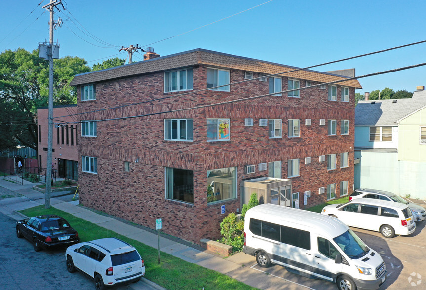 1706 University Ave, Saint Paul, MN for sale - Primary Photo - Image 1 of 1