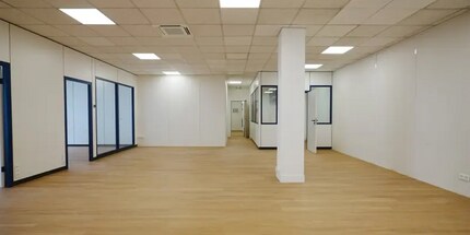 155 Rue Du Docteur Bauer, Saint-Ouen-sur-Seine to rent Interior Photo- Image 2 of 12