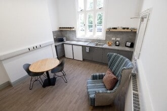 56-58 Holly Walk, Leamington Spa to rent Interior Photo- Image 2 of 4